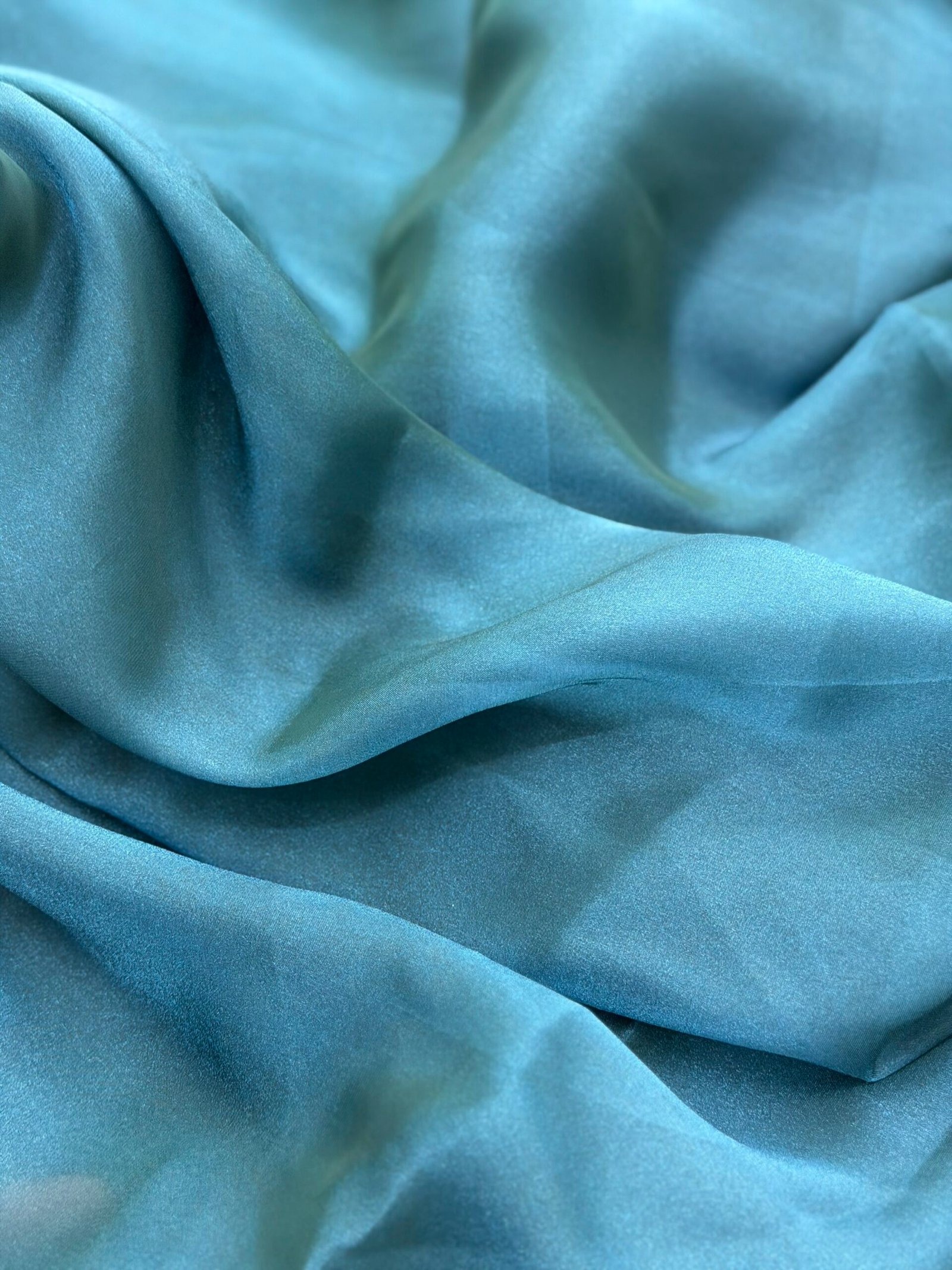 Jimmy choo shimmer silk saree - Image 4